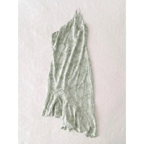 NWOT Lulus Sweet and Stylish Green Floral Jacquard One-Shoulder Midi Dress - Picture 2 of 9
